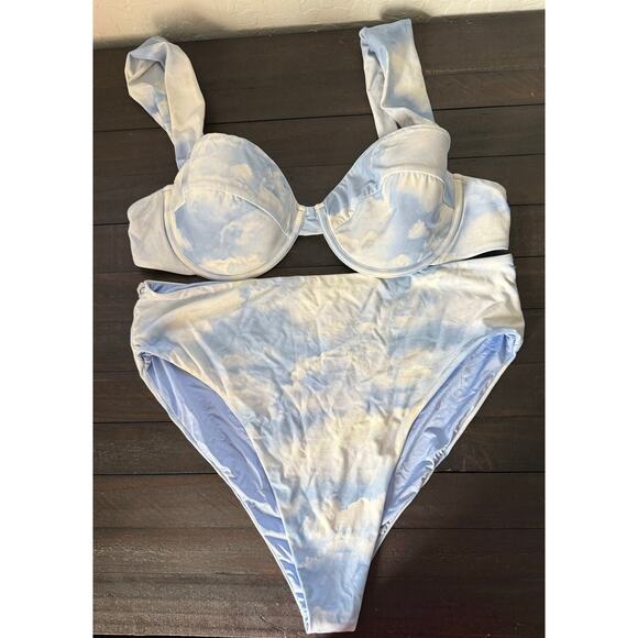 WeWoreWhat Powder Blue Emily Bikini Size Medium - Picture 1 of 6